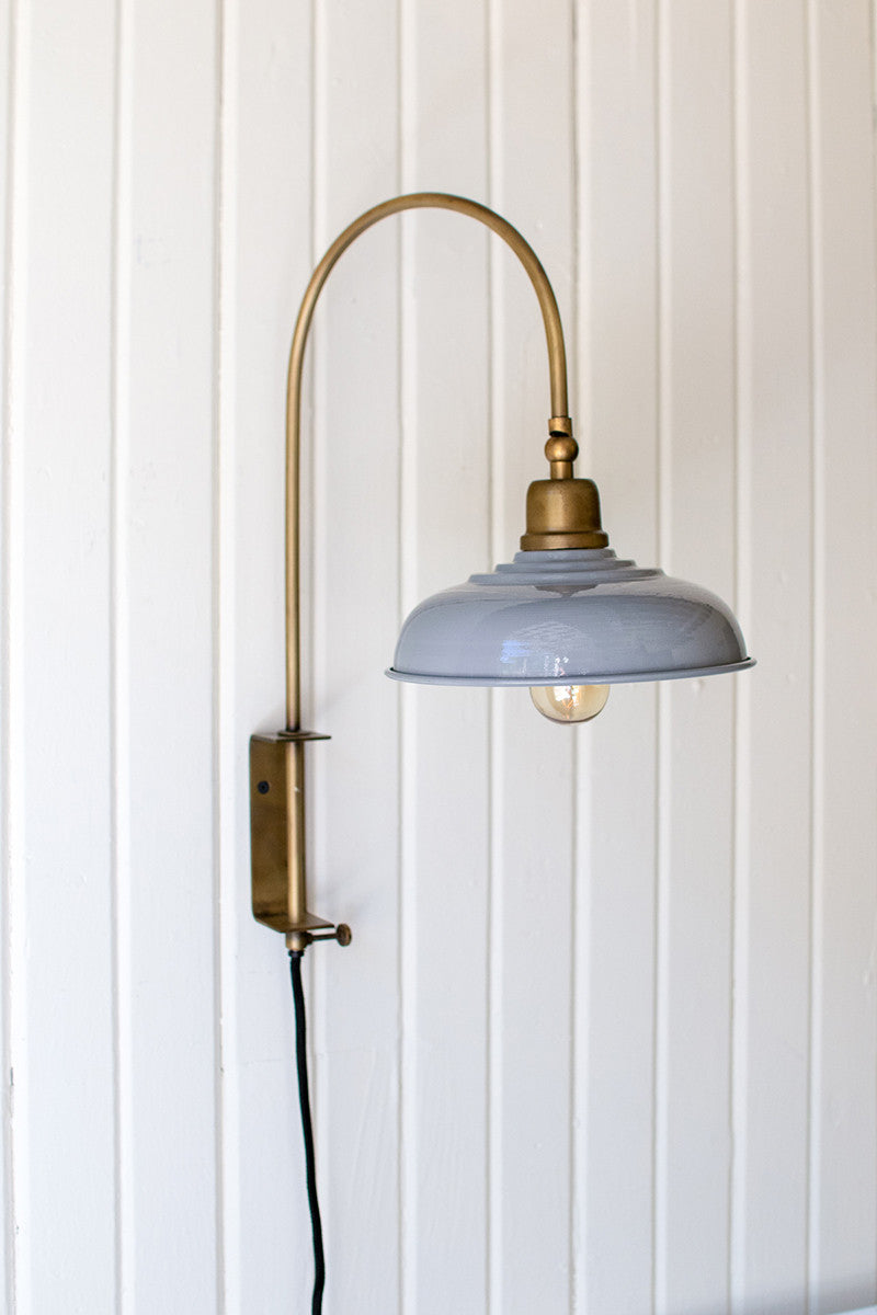 WALL LIGHT WITH GREY SHADE